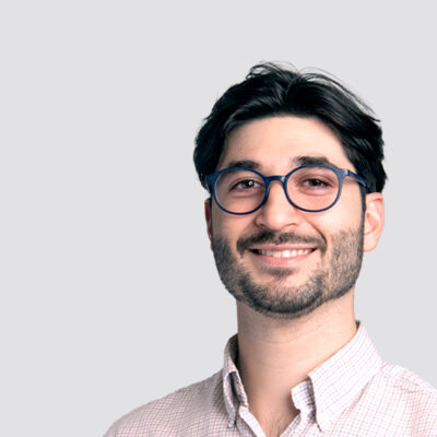 An image of a sales person (Erim Yildirir) at Sigicom Inc